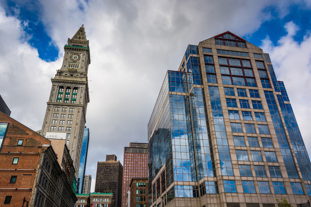 Modern bina ve Boston, massachusetts Saat Kulesi.  - Fotoğraf, Görsel