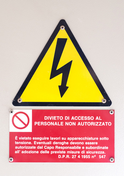 Ostrzeżenie wysokiego napięcia na panelu elektrycznego - Zdjęcie, obraz