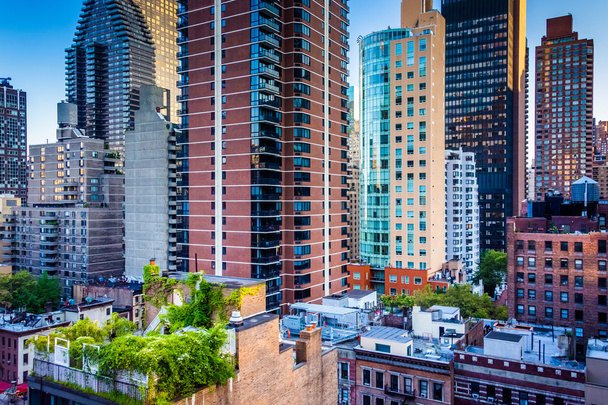View of buildings in the Turtle Bay neighborhood, from a rooftop - Foto, imagen
