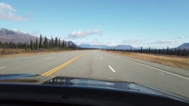 Schöne Aussicht auf eine malerische Straße, Alaska Highway - Filmmaterial, Video
