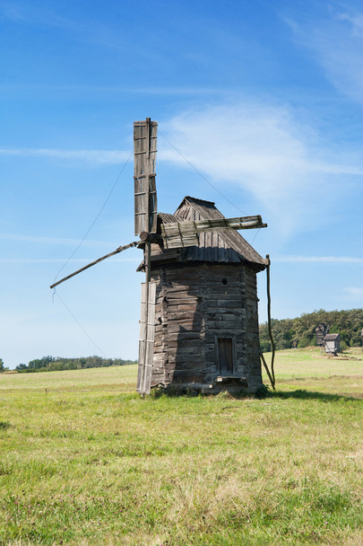 Grinding mill. Traditional architecture in Ukraine - Photo, Image