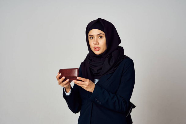 woman in black hijab laptop work technology office - Foto, immagini