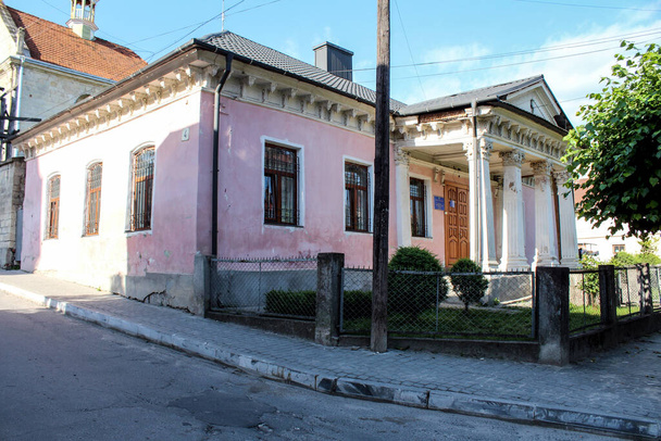 Galiçya 'da eski bir ev. Berezhany Şehri, Ukrayna - Fotoğraf, Görsel