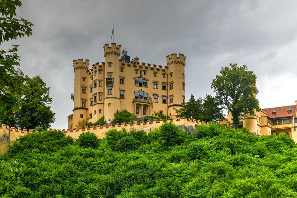 Schwangau, Allemagne - 5 juil. 2021 : Le château Hohenschwangau à Hohenschwangau, Bavière, Allemagne. - Photo, image