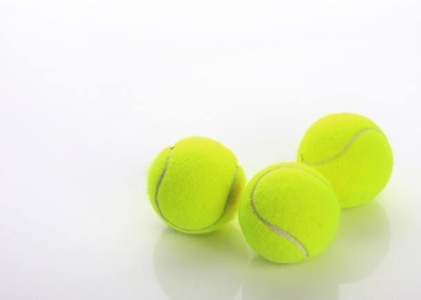 Pelota de tenis aislada
 - Foto, Imagen