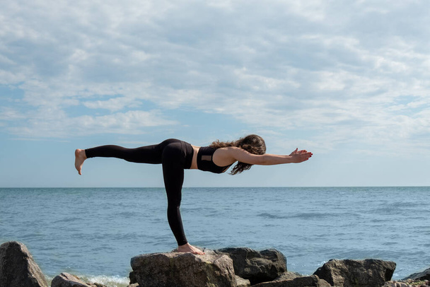 static yoga practicing woman body balance calm - Foto, Bild