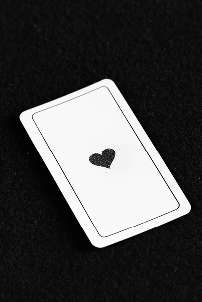 Italiano jugando a las cartas
 - Foto, Imagen