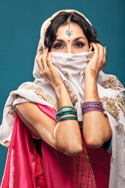 Beautiful indian brunette portrait - Foto, Imagem