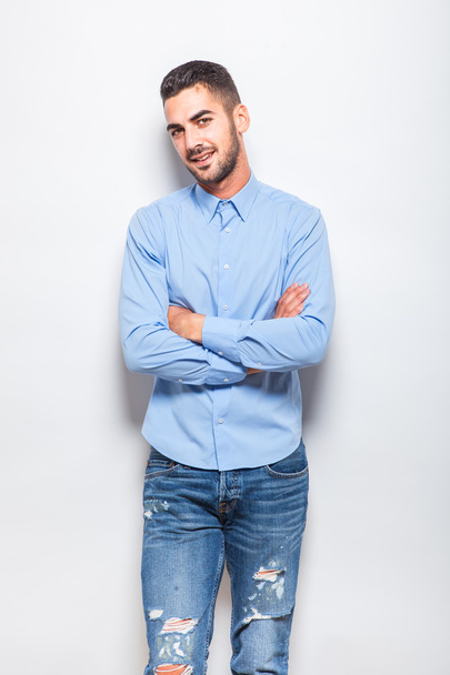 één elegante man in blauw shirt - Foto, afbeelding