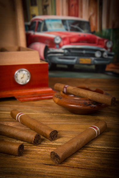 Zigarren und Humidor - Foto, Bild