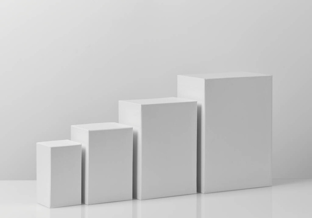 Tamanhos diferentes caixas brancas - Foto, Imagem