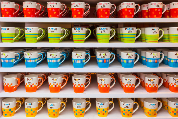 strato di tazze colorate caffè o tè
 - Foto, immagini