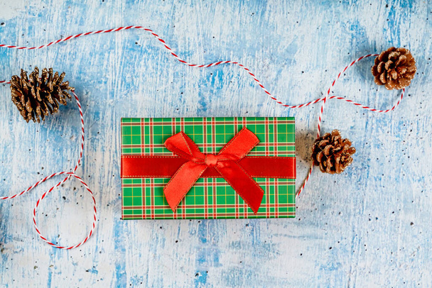 Christmas gift box on white background - Foto, imagen