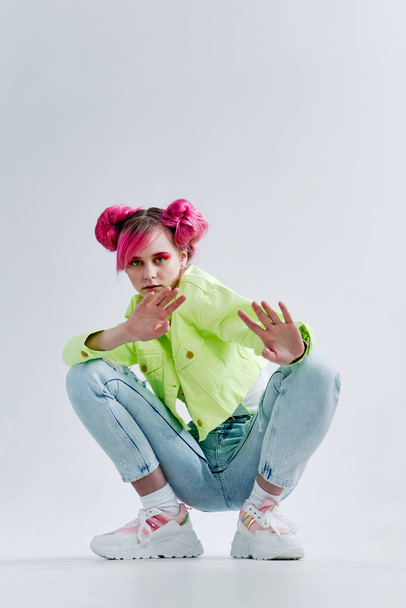 pretty woman green jacket fashionable clothes lifestyle fun design - Fotoğraf, Görsel