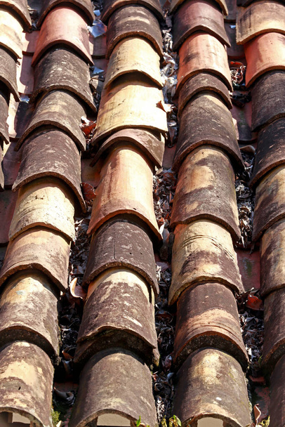 Detailní záběr střešních hliněných dlaždic v brazilském koloniálním stylu. Sao Paulo, Brazílie - Fotografie, Obrázek
