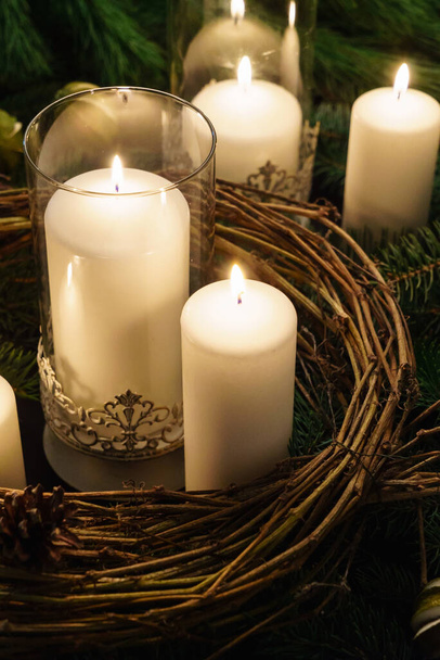 Christmas Table Decoration with Candles - Foto, Bild