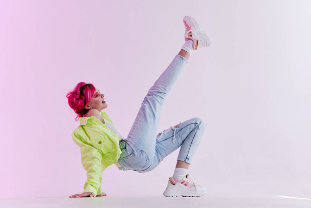 pretty woman with pink hair creative neon background - Φωτογραφία, εικόνα