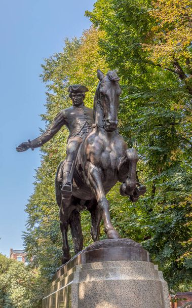BOSTON, USA - SEP 12, 2017: rider statue of Paul Revere in Boston, Massachusetts - Fotoğraf, Görsel