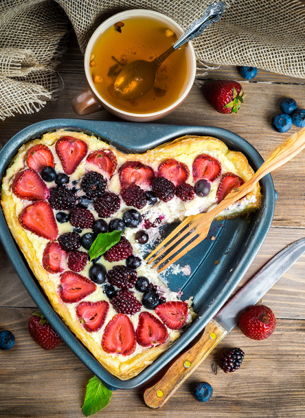 Fruit pudding with berries - Fotografie, Obrázek