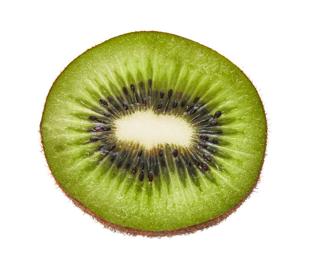  Scheibe Kiwi isoliert auf weißem Hintergrund - Foto, Bild