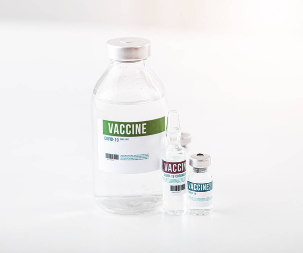 Various bottles with covid vaccine - Foto, Imagem