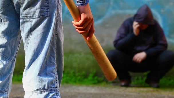 Teenager mit Baseballschläger - Filmmaterial, Video