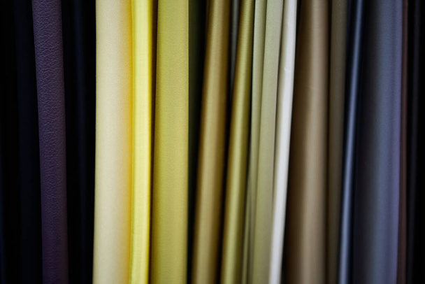 barevné tkaniny módní textury textilní materiál průmysl - Fotografie, Obrázek