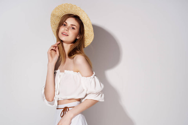 pretty woman hat charming look fashion cropped view - Foto, immagini