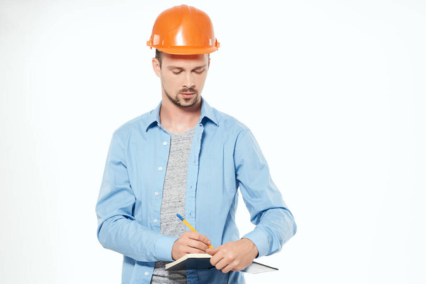 Erkek inşaatçılar profesyonel iş izole edilmiş arka plan - Fotoğraf, Görsel
