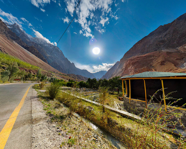 Gyönyörű Mountain Lanscape of Hunza, Gilgit - Baltistan, Pakisztán - Fotó, kép