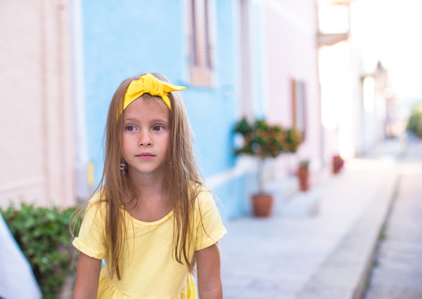 Adorable little girl outdoors during summer vacation - Fotografie, Obrázek