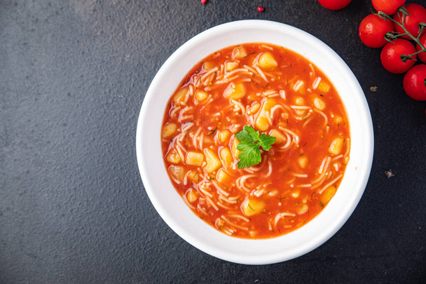 paradicsom leves tészta piros első fogás étel étel snack másolás tér élelmiszer háttér rusztikus - Fotó, kép