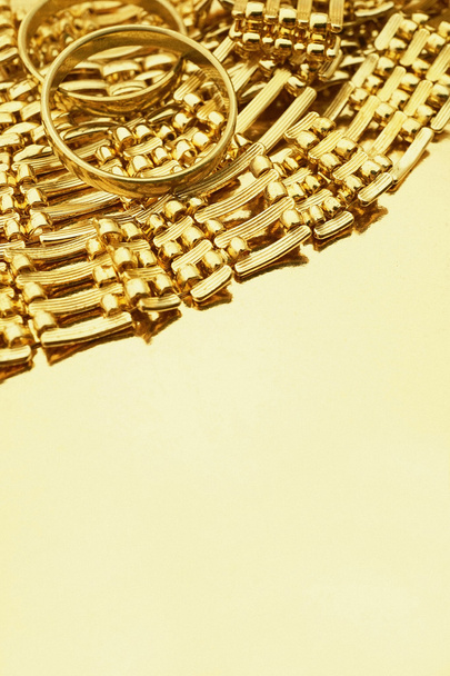 Anelli e collana in oro
 - Foto, immagini