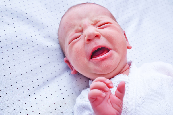 Crying newborn baby - Zdjęcie, obraz