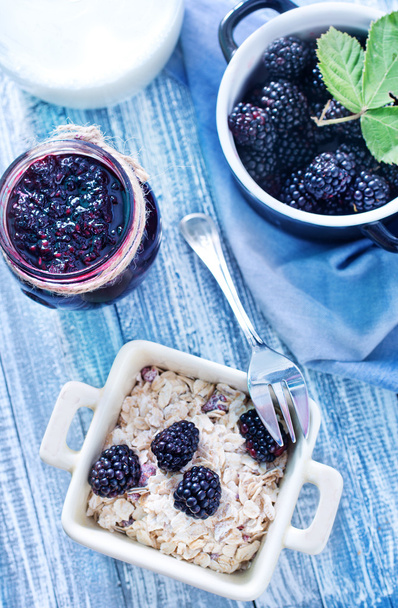 Breakfast with blackberry - Foto, imagen