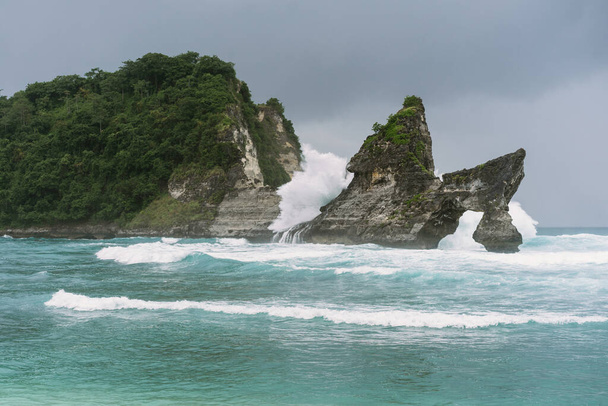 View of tropical beach, sea rocks and turquoise ocean, blue sky. - Φωτογραφία, εικόνα