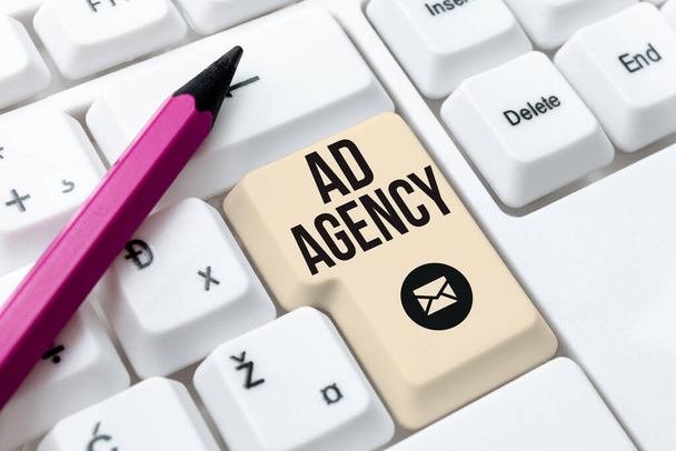 Teken het weergeven van Ad Agency. Concept betekent bedrijf gewijd aan het creëren van planning en afhandeling van reclame kopen en verkopen van goederen online, Listing Products via internet - Foto, afbeelding