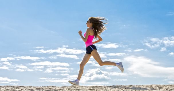 Mädchen joggt Sport - Foto, Bild