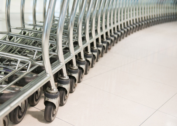 row of shopping cart - Foto, Bild