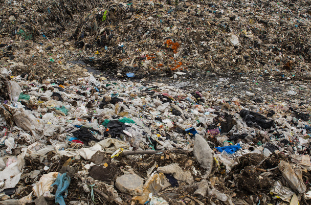 stos śmieci domowych w sprawie składowania odpadów  - Zdjęcie, obraz