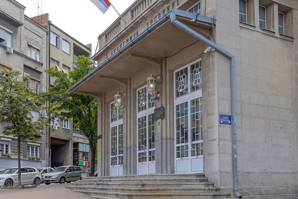 Belgrade, Serbia - September 05, 2021: Entrance to First High School for Economic Sciences in Belgrade, Serbia. - Foto, immagini