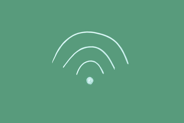 WiFi symbol kreslený na tabuli, horní pohled - Fotografie, Obrázek