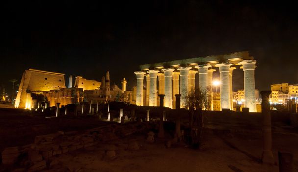 Temple of luxor, Egyiptom, éjjel - Fotó, kép