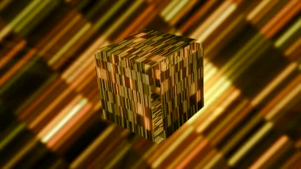 Glinsterende 3D kubus in cyberspace. Beweging. Helder gestreepte kubus glinstert op gestreepte achtergrond. 3d kubus gloeit in cyberspace - Video