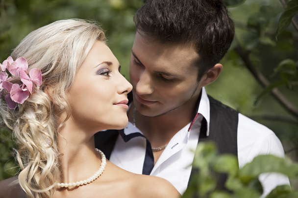 wedding, happy young man and woman celebrating - Foto, imagen