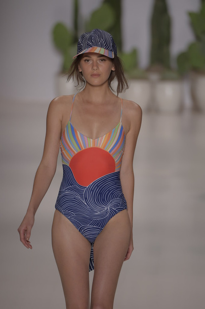 Model walks the runway at the Mara Hoffman Spring-Summer 2015 Collection - Φωτογραφία, εικόνα