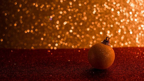 Christmas ball with bokeh. Abstract blurry von Boke. - Φωτογραφία, εικόνα