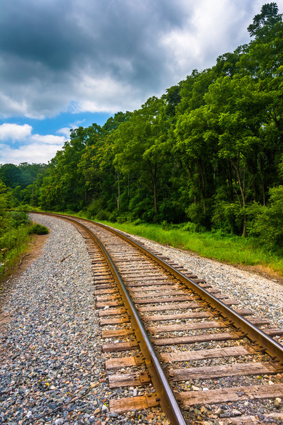 Railroad track in rural Carroll County, Maryland.  - 写真・画像