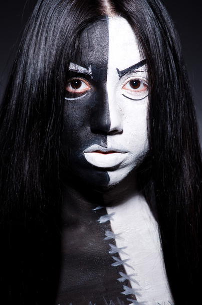 Satan halloween concept met enge vrouw - Foto, afbeelding