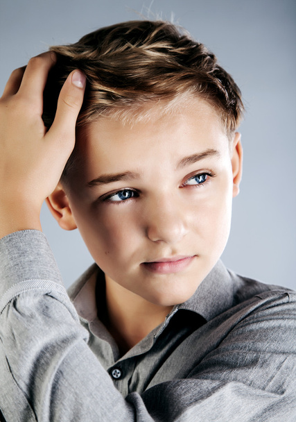 Young teenage boy posing - Foto, imagen